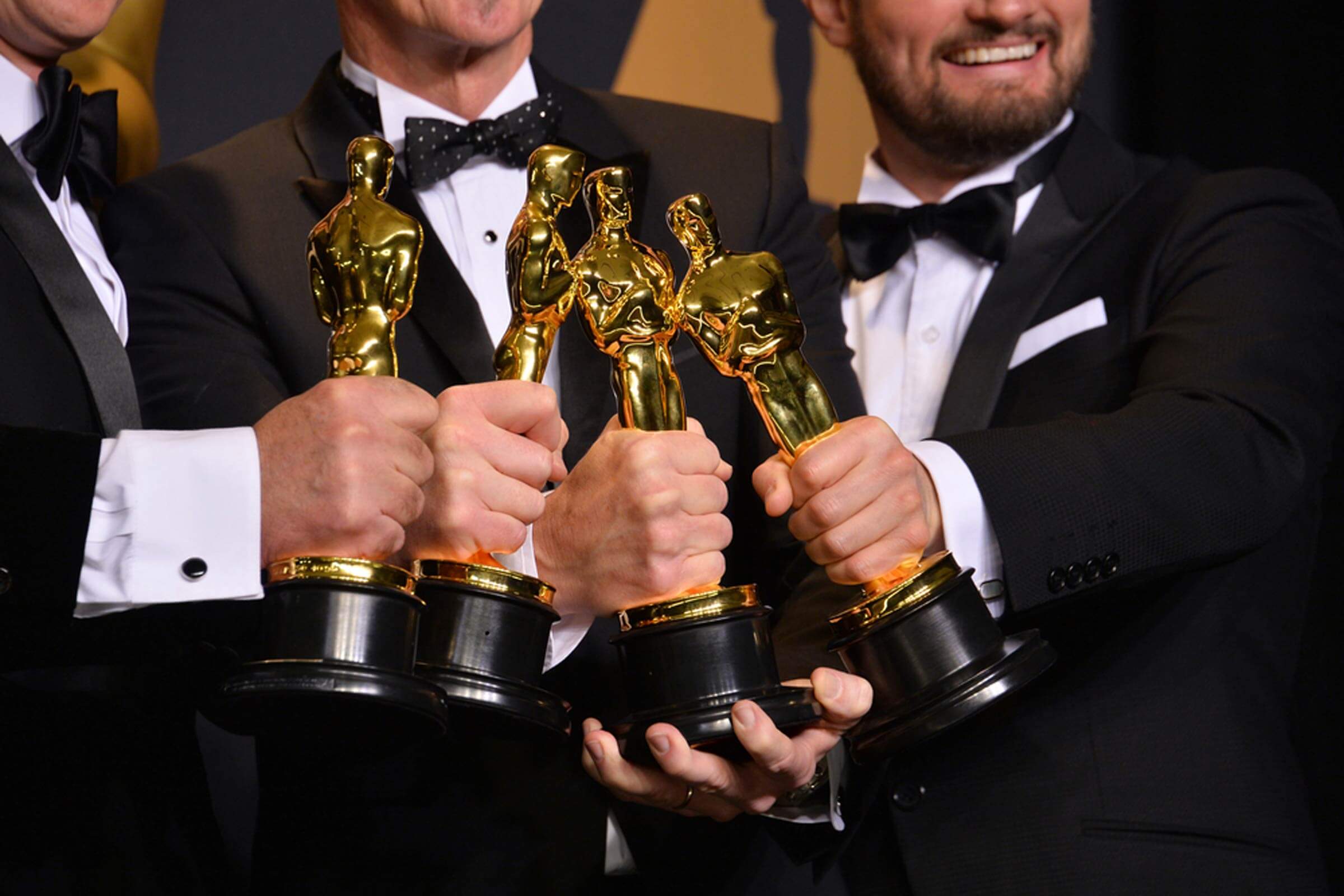 this-is-why-the-oscar-is-a-statue-of-a-gold-man_595402754_featureflash-photo-agency