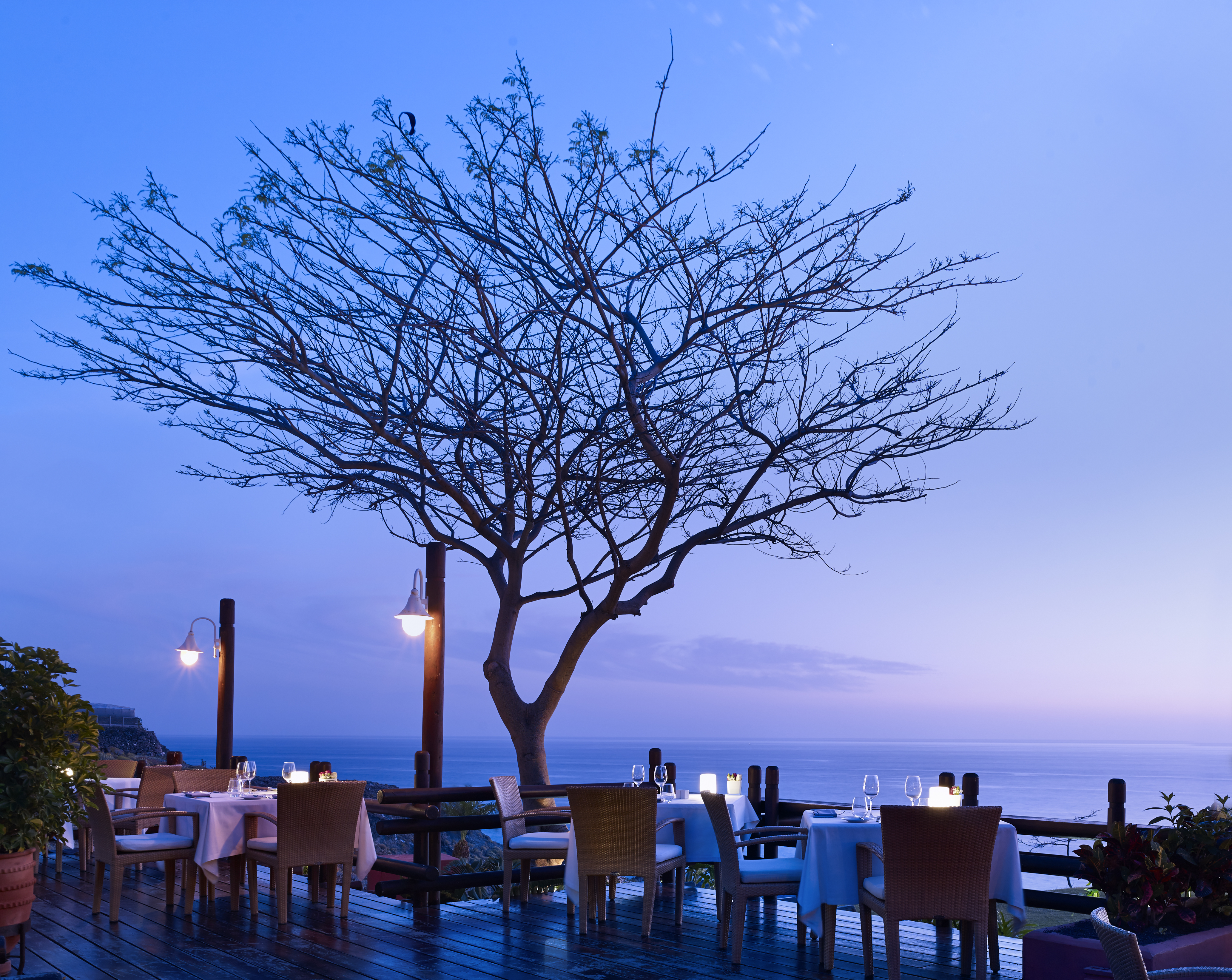 el_mirador_restaurant_terrace_-_twilight